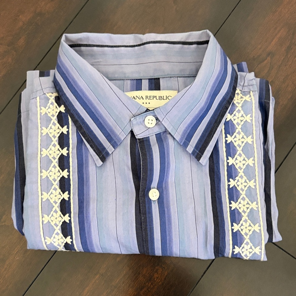 Banana Republic Men's Blue Striped Shirt with Embroidery
